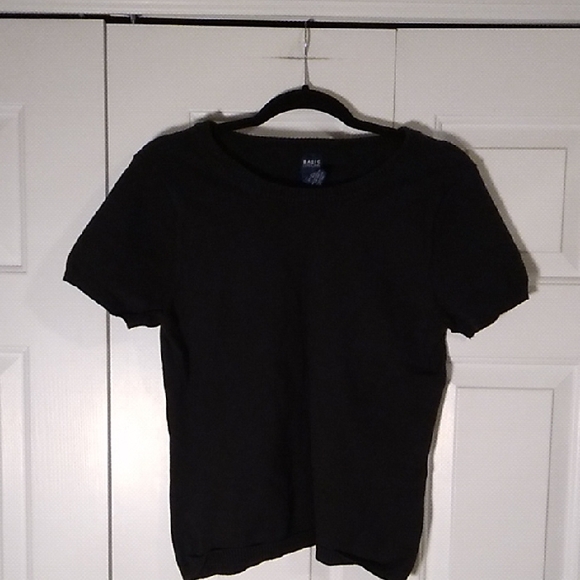 Basic Editions Top - Picture 1 of 3